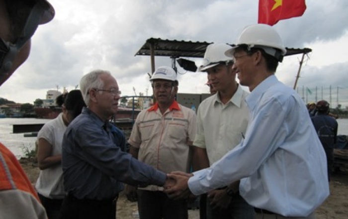 President of Ho Chi Minh City UDND.TP visit the project to jack D3000 Saigon River after completion